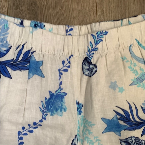 Vineyard Vines Blue Floral High Waist Shorts - Picture 3 of 6